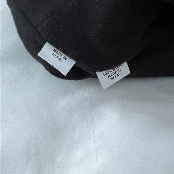 Nepal Ear flap Wool hat - braided ties/fringe and tassel trim - fleece lined - Picture 6 of 8